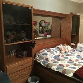 King bedroom mirrow headboard with side pier lighted shelves (sleep number mattress)