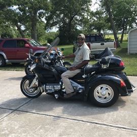 2004 Honda Goldwing Trike with accessories