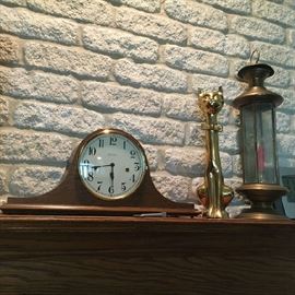 Mantle clock