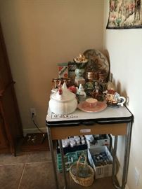 Enamel table