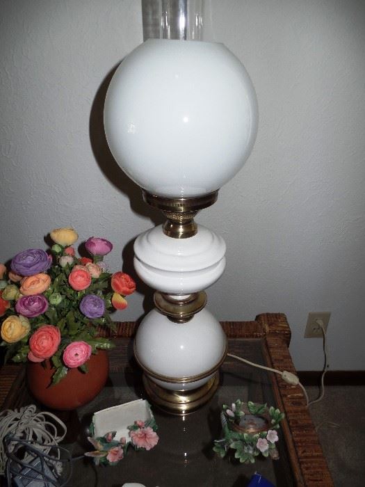 Another fine vintage lamp