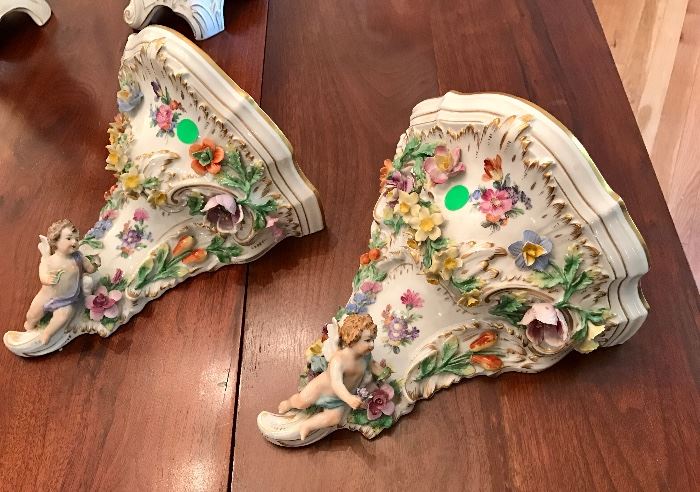 A pair of wall brackets - part of the collection of porcelain by Von Schierholz Handmalerei. Absolutely beautiful condition!