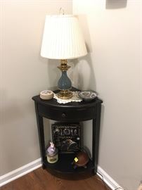 corner table, lamp