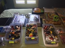 Small die cast cars (Matchbox, Hot Wheels, etc...)