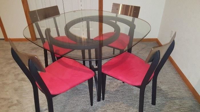 Amisco Industries contemporary table and chairs.
