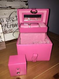 Jewelry box