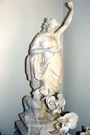 Decorative statue(s) suitable indoors or out