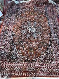 Hand knotted oriental area rug - Indo-Persian - measures 5'3" x 7'1"