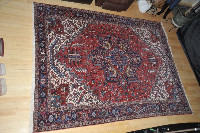 Semi-antique Persian Heriz Carpet - East Azerbaijan - measures 8'11" x 11'7"