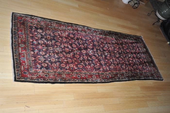 Semi-antique Persian area rug - Hamadan - measures 3'9" x 9'8"