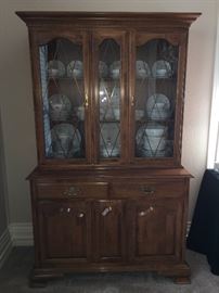 Ethan Allen china hutch