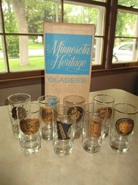 Vintage F&M Community Bank Minnesota Heritage glassware set