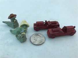 Miniature Hagen Renaker figurine inch worm caterpillar family.  