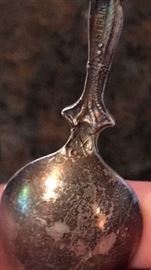 Sterling silver Mayer Bros. froggie holding an umbrella souvenir spoon.  From Portland, Oregon who was known as the webfoot state.