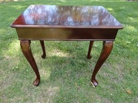 Bombay square wood table