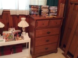 Pair of lamps, chest, DVD's, VHS tapes, books