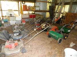 Outdoor area - RV building - lawn equipment