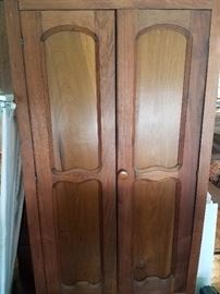 Several wardrobes to pick from!!