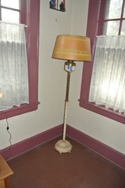 FLUID FLOOR LAMP