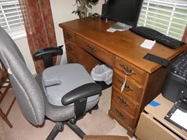 Knee hold desk, office chair