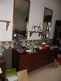 Kent Coffee dresser and mirrors, jewelry