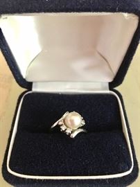 Pearl and diamond ring
