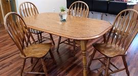 Dining Table w/4 Chairs