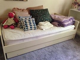 Bed, Linens