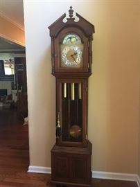 Tick tock and keeps great time.  The chime changes too. 