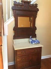 This table can be used in a foyer, a bathroom, a bedroom, a sunroom, a kitchen, a keeping room....you name it....it can go there! Perfect size!