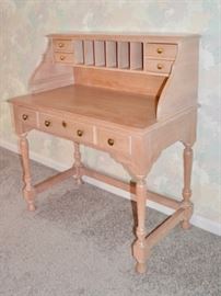 Pennsylvania House desk