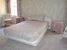 Full platform bed