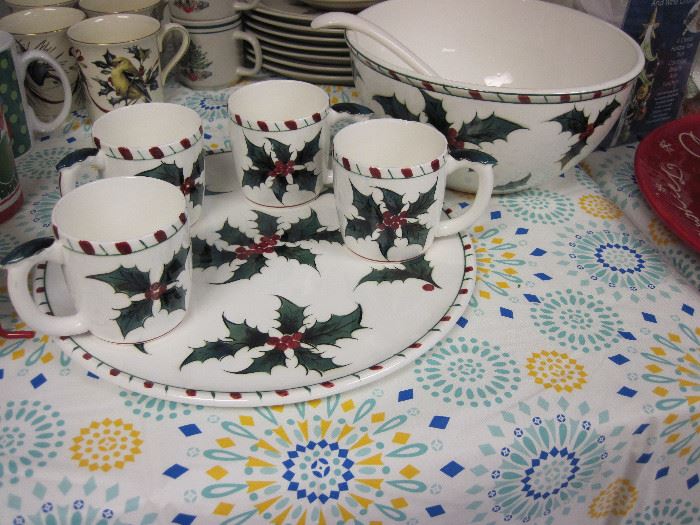 Holiday Dishes and Matching Serving Bowl