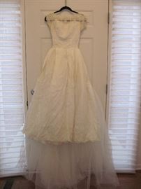 Exquisite Vintage 1960's Ivory and Lace Wedding Gown