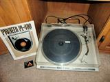 vintage Pioneer PL-400 turntable