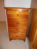 2 small cabinets with drawers