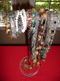 BRACELETS & NECKLACES