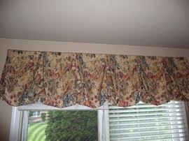 VALANCES & BLINDS FOR SALE