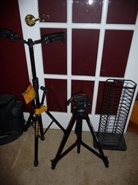 CAMERA TRIPOD