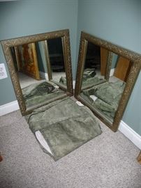 MIRRORS, SHOWER CURTAIN