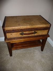 TABLE W/ FAUX SUITCASE W/DRAWER