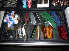 POCKET KNIVES