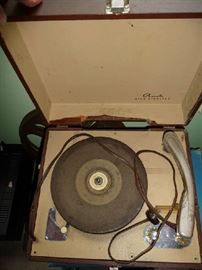 VINTAGE TURNTABLE