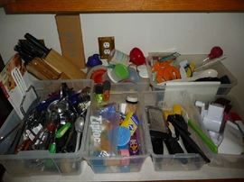 KITCHEN UTENSILS, KNIVES, PAMPERED CHEF