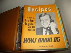 VINTAGE COOKBOOK SET