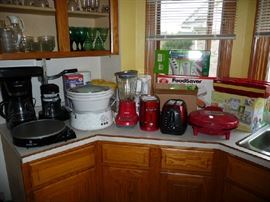 SMALL KITCHEN APPLIANCES