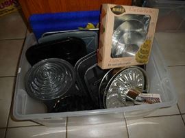 METAL BAKEWARE