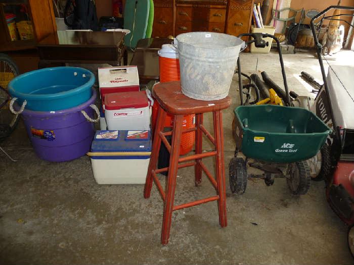 COOLERS, SPREADER, STOOL