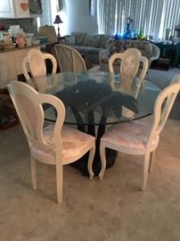 ROUND GLASS TOP TABLE W/NO CHAIRS (CHAIRS PICTUREDGO WITH OTHER DINING TABLE)