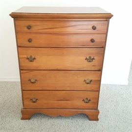 Wood dresser
